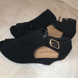 Black peep toe wedge Sandal